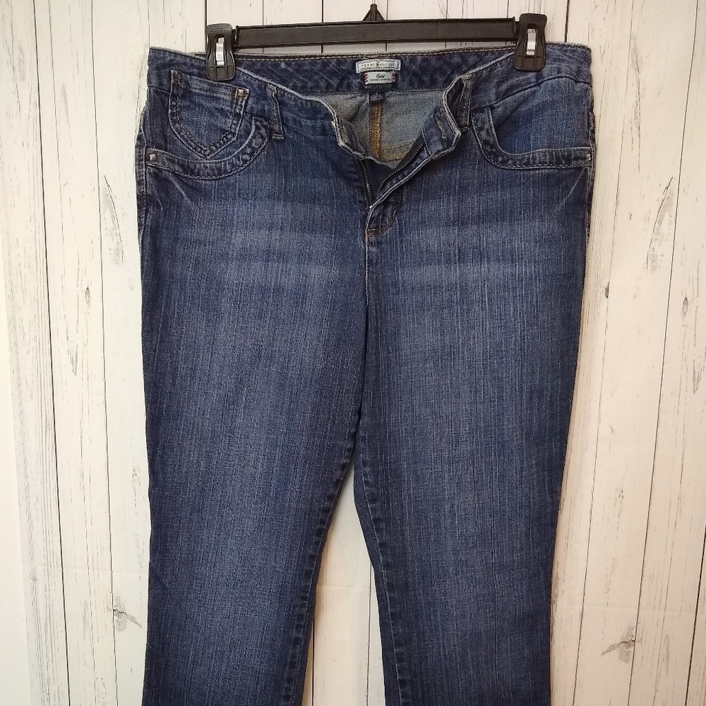 Tommy Hilfiger Size 16